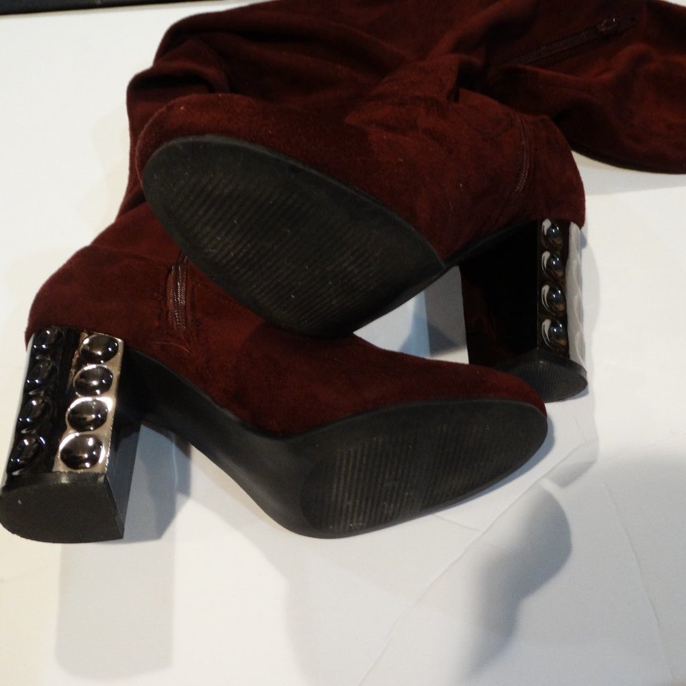 Women's OVER-THE-KNEE Carlos Santana Wine Suede Boots Size 8 Pre-Owned - Picture 3 of 6